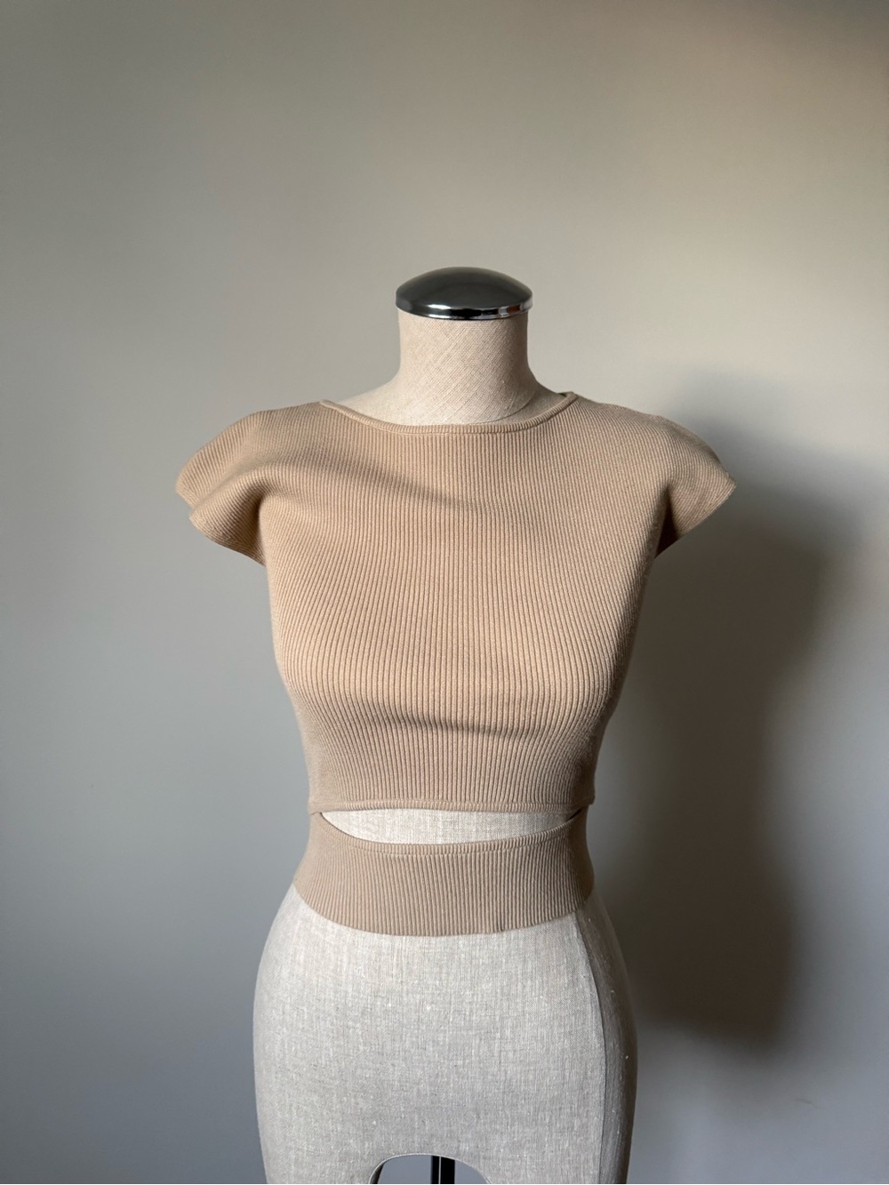 Wilfred Beige Ribbed Cutout Crop Tank